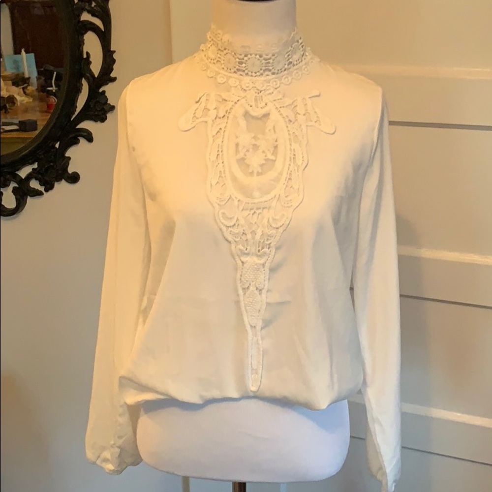 🖤SOLD🖤 High collar lace blouse